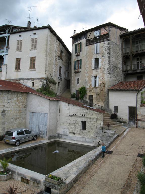 Faubourg St Jean Lägenhet Aubeterre-sur-Dronne Exteriör bild
